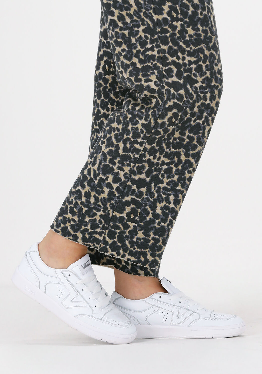 Wei&szlig;e VANS Sneaker Low UA LOWLAND CC DAMES - large