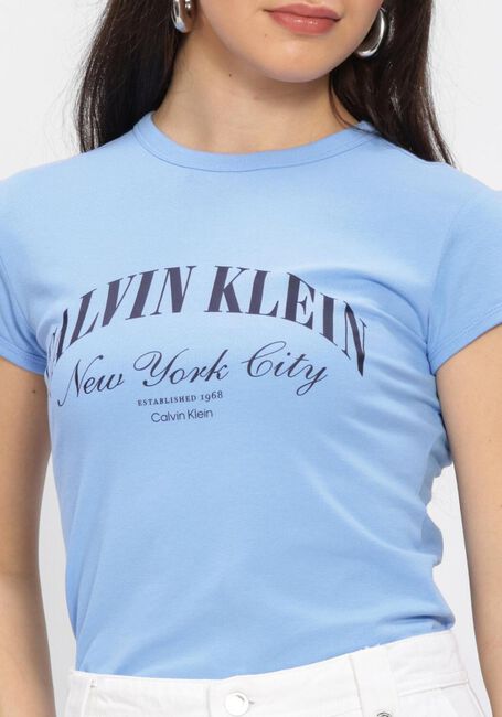 Blaue CALVIN KLEIN T-shirt SS GRAPHIC LOGO BABY TEE - large
