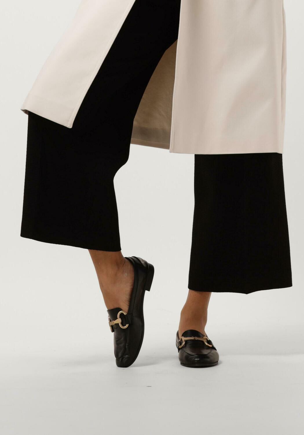 Schwarze OMODA Loafer S23100 - large