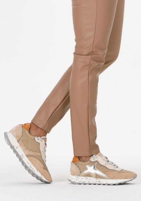 Camelfarbene LOLA CRUZ Sneaker Low 443Z88 - large