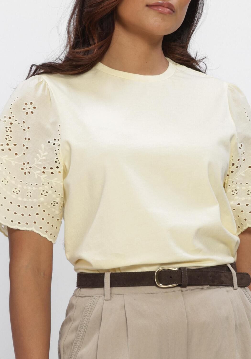 Gelbe Y.A.S. T-shirt YASLEX SS TOP W. EMB SLEEVES S. - large