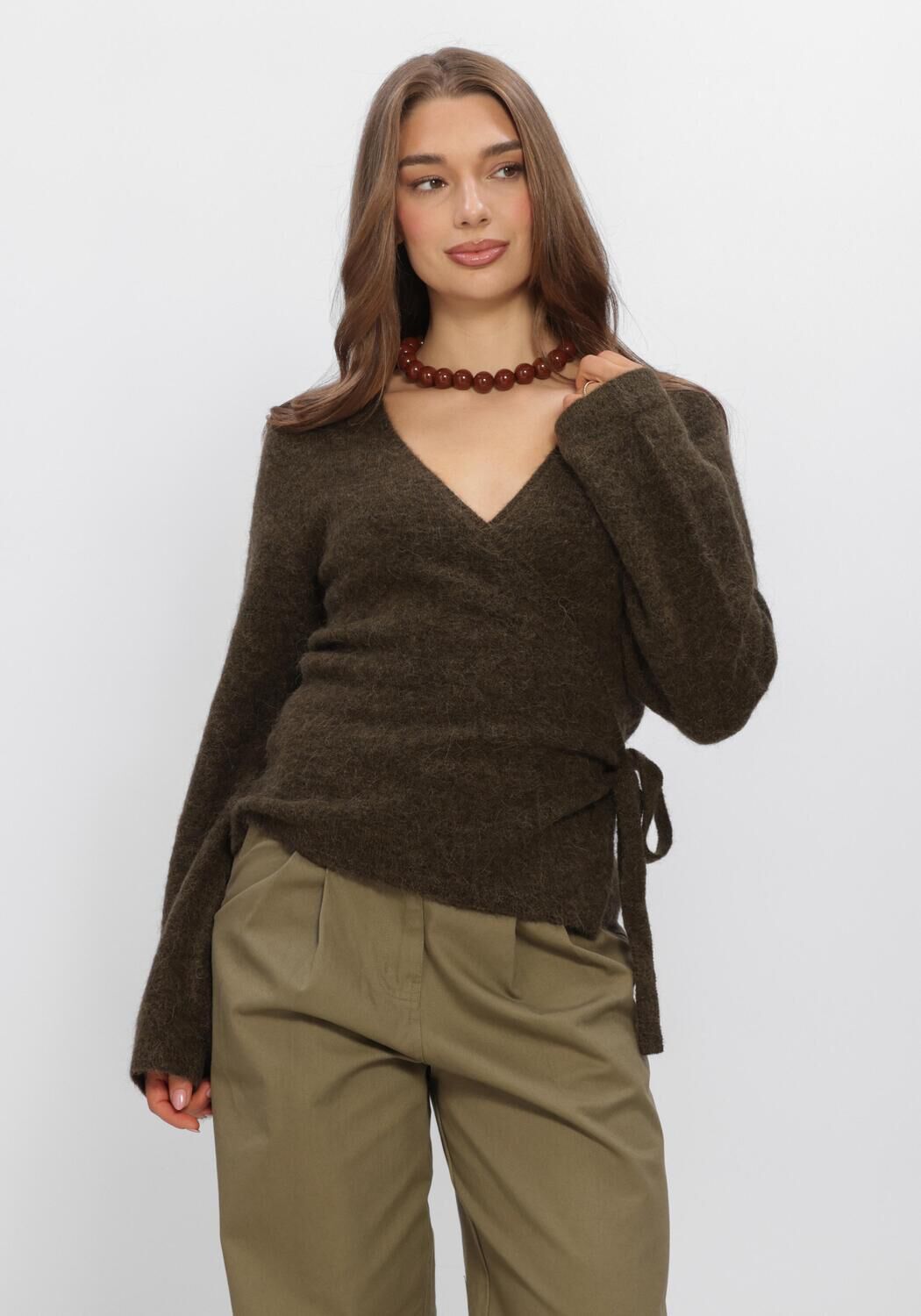 Dunkelgr&uuml;n BOII STUDIOS Pullover AURA WRAP KNIT - large