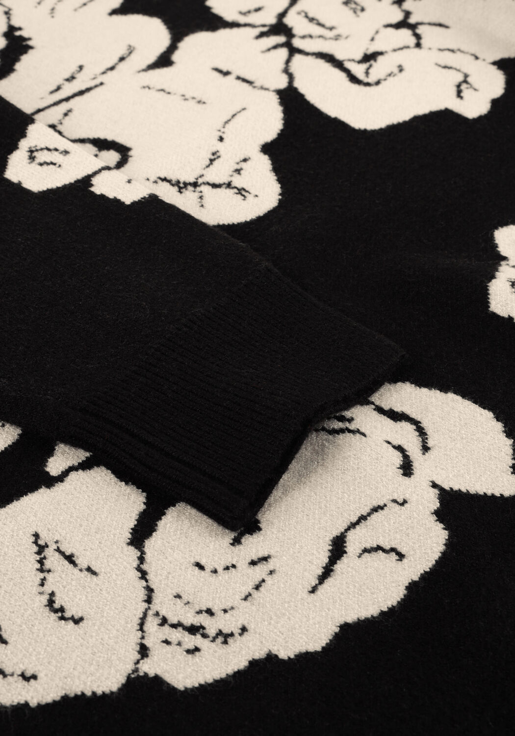 Schwarze OBJECT Pullover OBJRAY LO L/S KNIT PULLOVER AOP - large