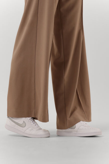 Weiße NIKE Sneaker Low COURT VISION LOW WMNS - large