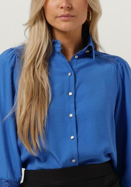 Blaue JANSEN AMSTERDAM Blusen W754 BLOUSE LACE DETAILS AND LONG PUFFSLEEVES - large
