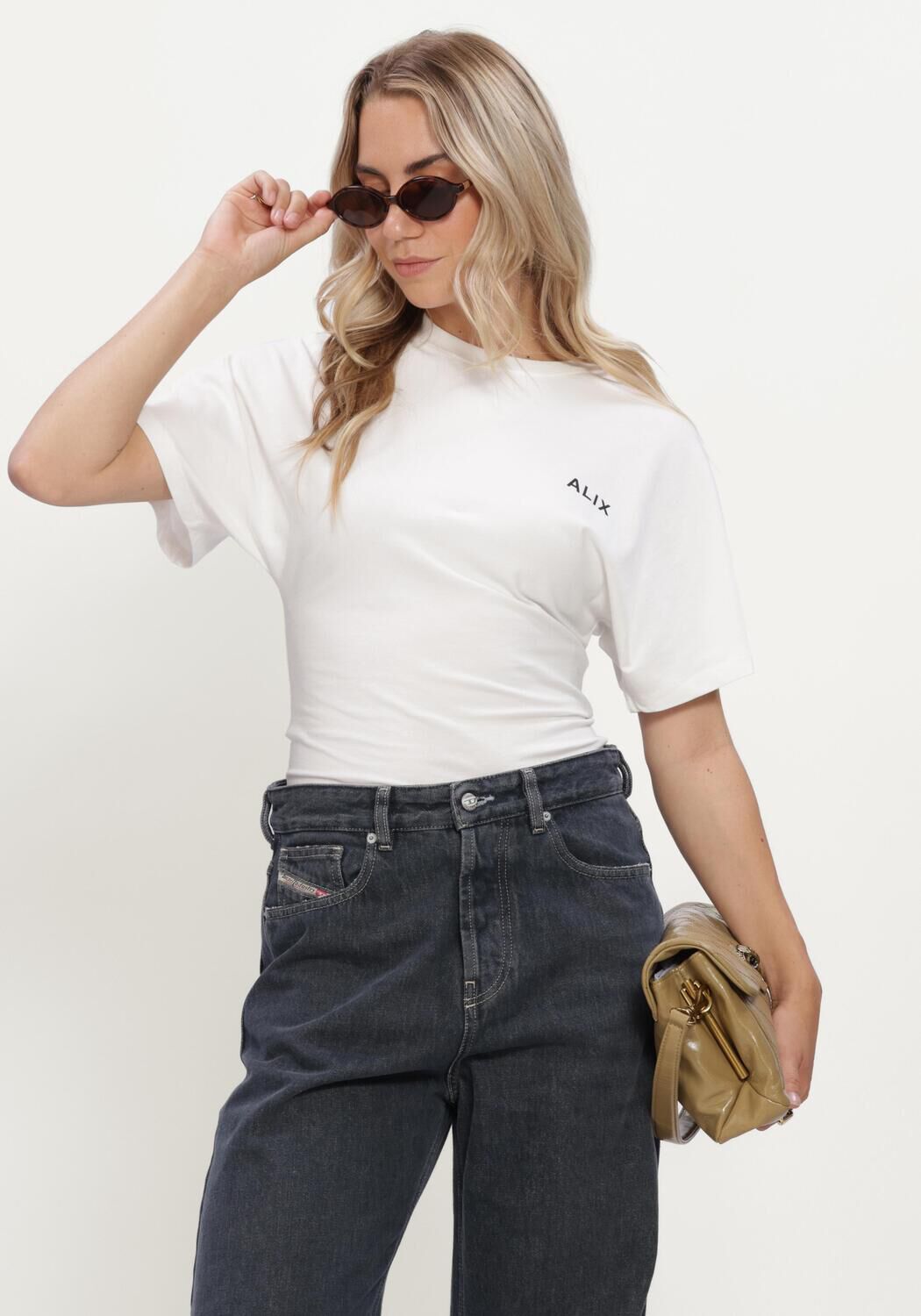 Wei&szlig;e ALIX THE LABEL T-shirt LADIES KNITTED BADWING T-SHIRT - large