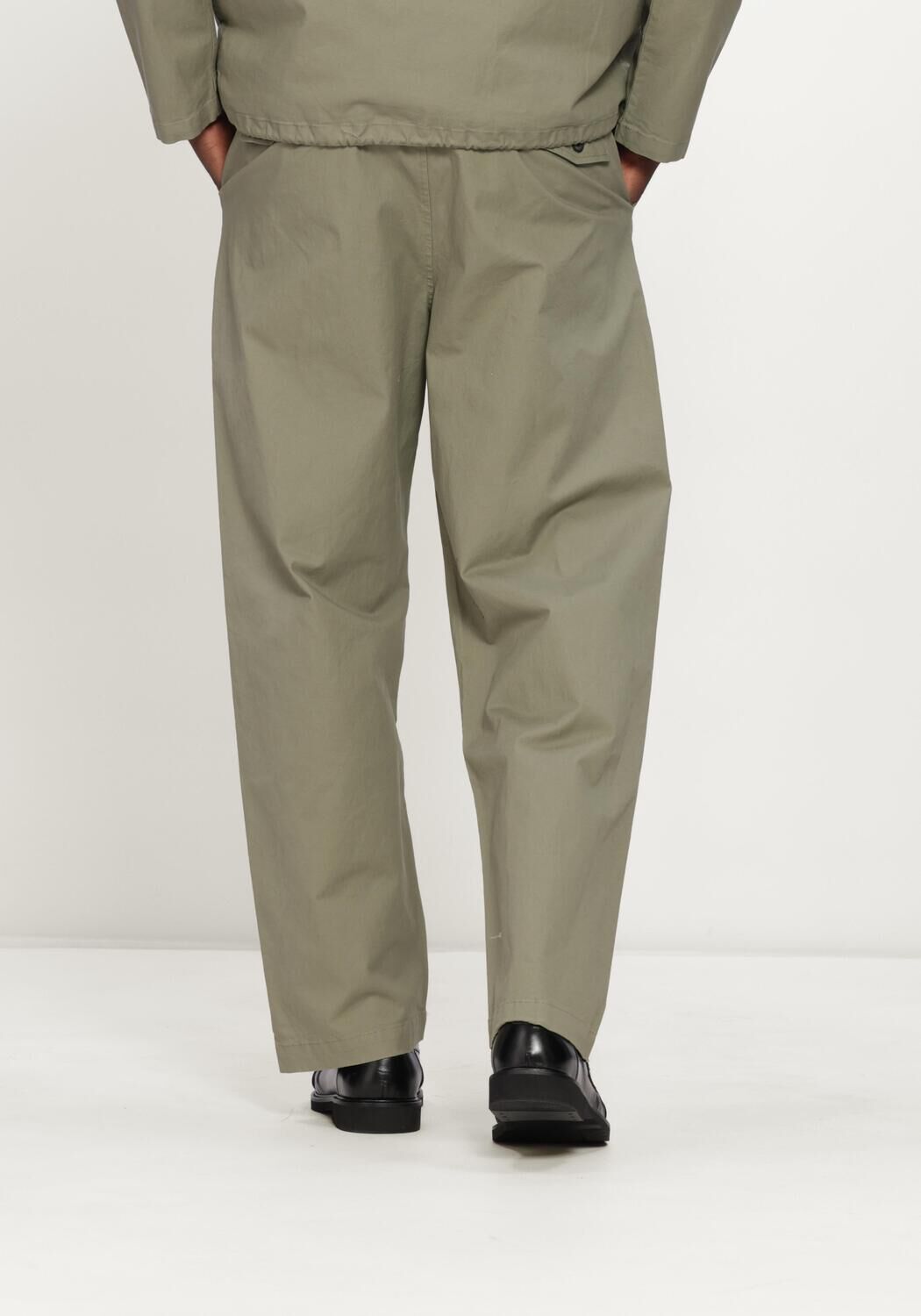 Khaki ANERKJENDT Weite Hose AKJAKOB COTTON PLEAT PANTS - large