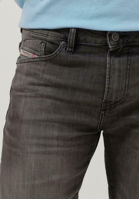 Hellgrau DIESEL Jeans SLIM-SHORT - large