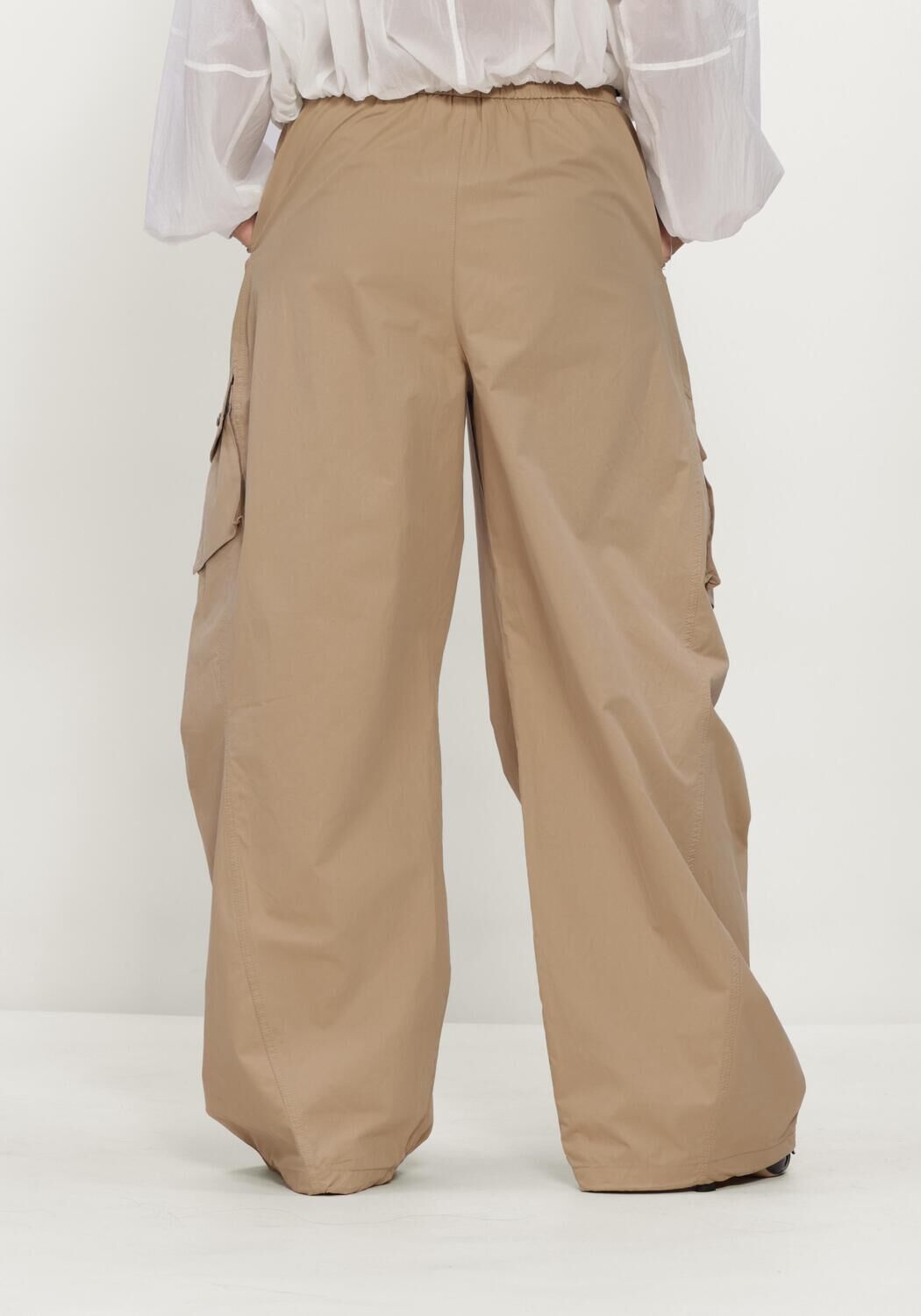 Beige HAUTE L'AMITI&Eacute; Cargohosen AIR ZIP TALL PANT - large