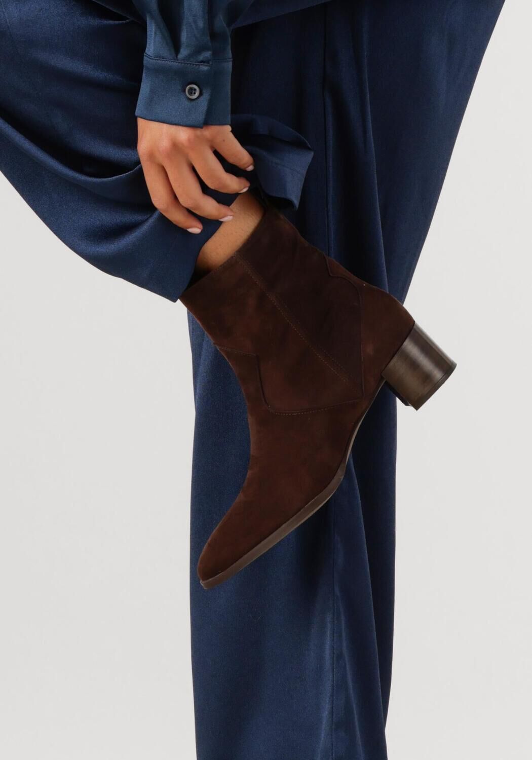 Braune NOTRE-V Stiefeletten 63231 - large