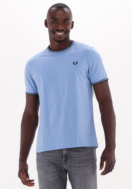 Hellblau FRED PERRY T-shirt TWIN TIPPED T-SHIRT - large
