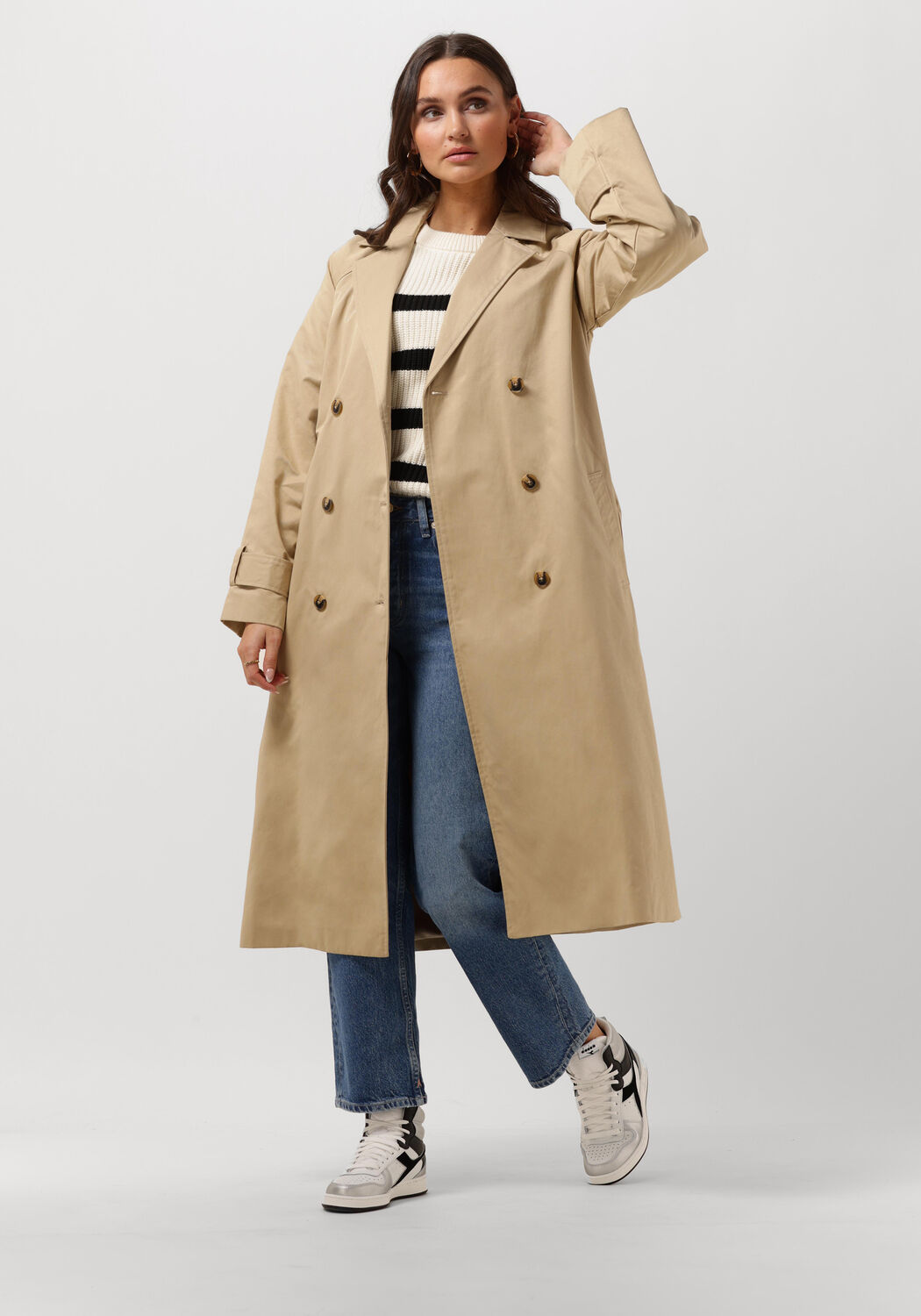 Large trench clearance coat