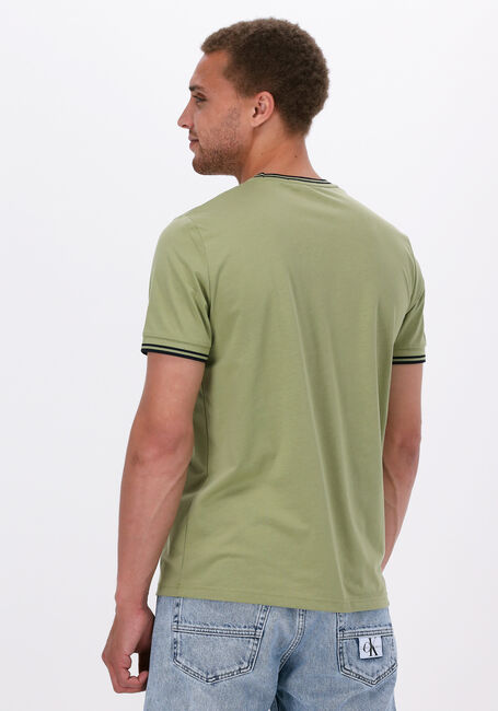 Grüne FRED PERRY T-shirt TWIN TIPPED T-SHIRT - large