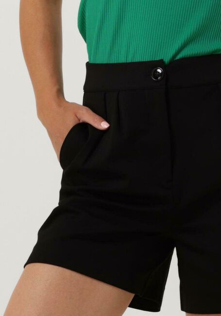 Schwarze SELECTED FEMME Hosen SLFEVA HW SHORTS B - large