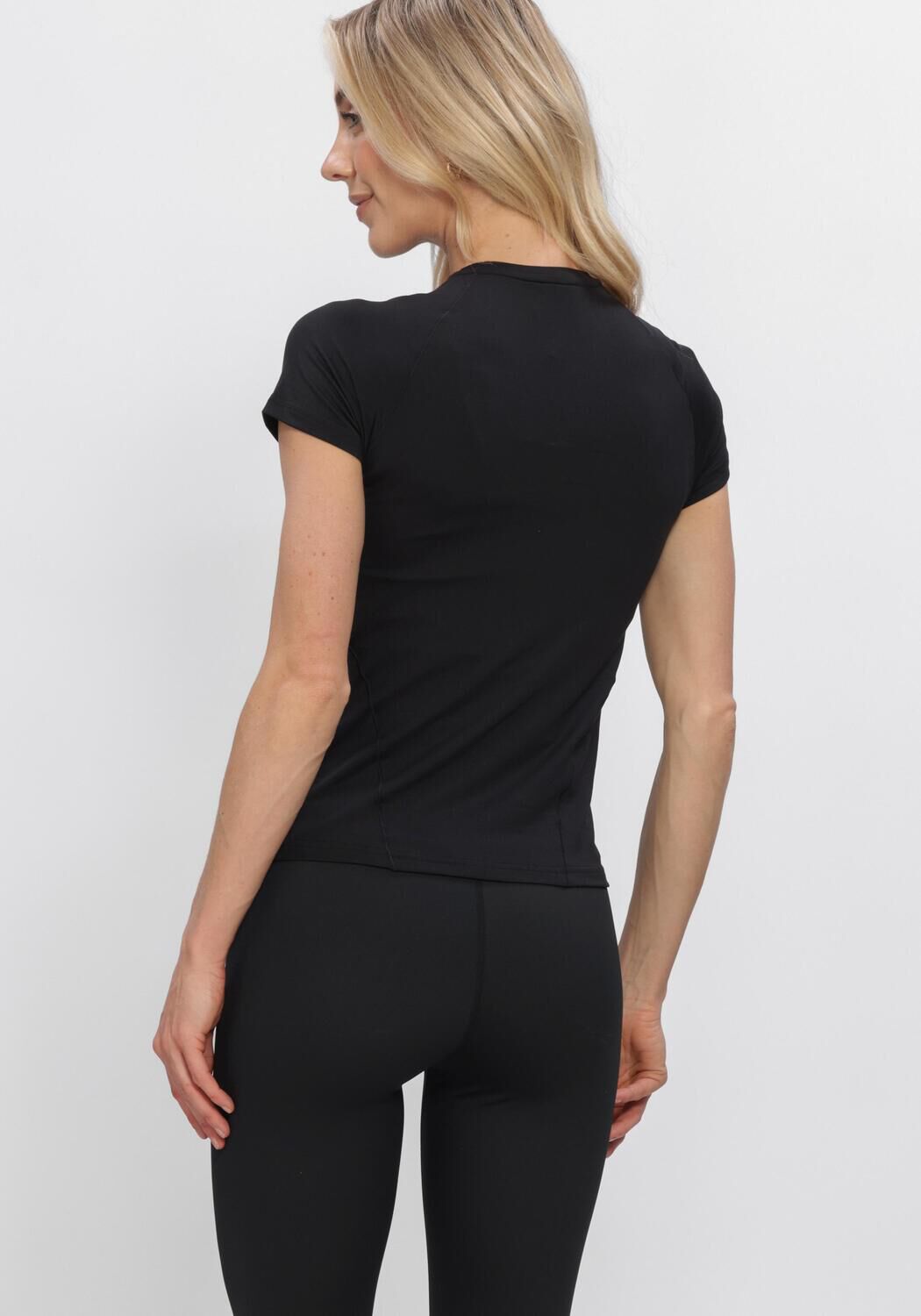 Schwarze AIM'N T-shirt BLACK SOFT BASIC SHORT SLEEVE - large