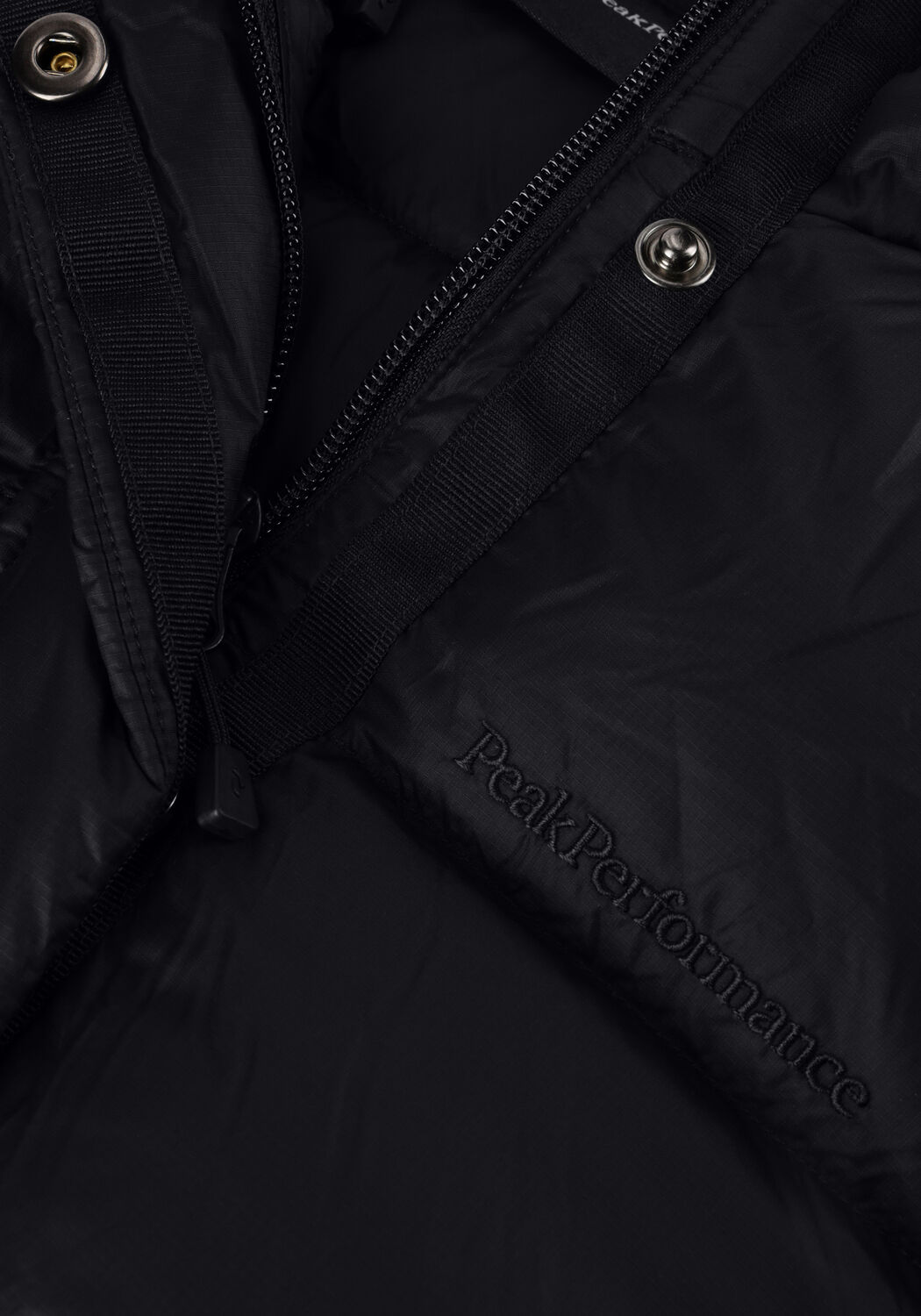 Schwarze PEAK PERFORMANCE Wattierte Jack W FROST DOWN COAT - large