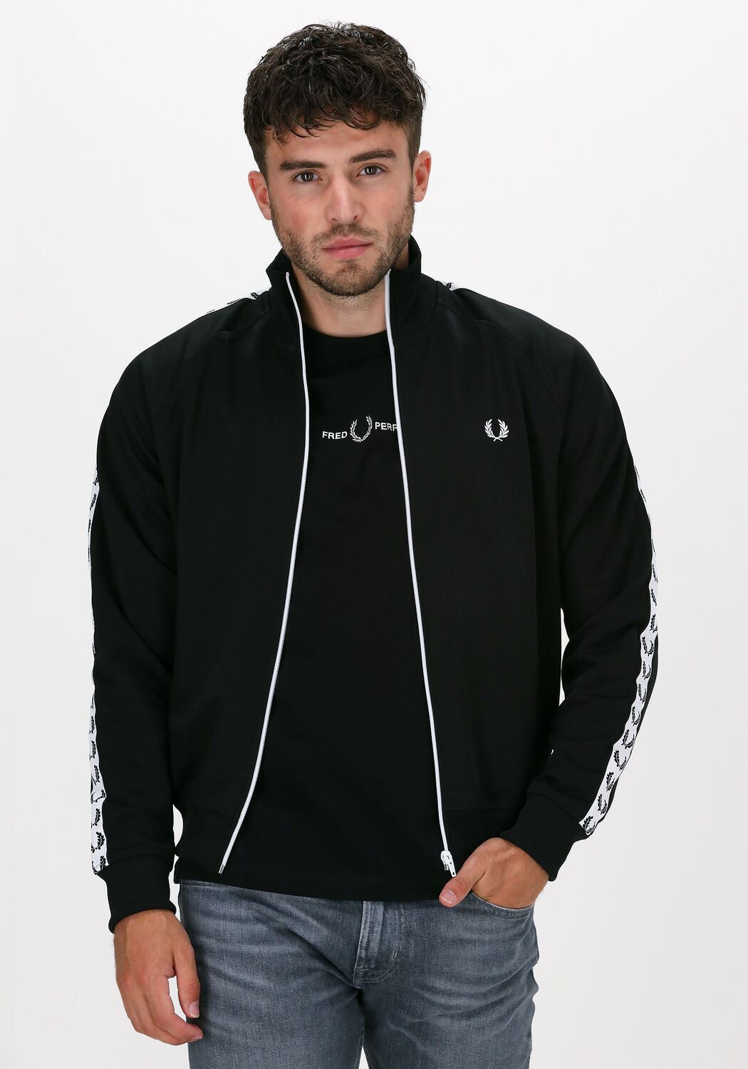 Schwarze FRED PERRY Strickjacke TAPED TRACK JACKET Omoda