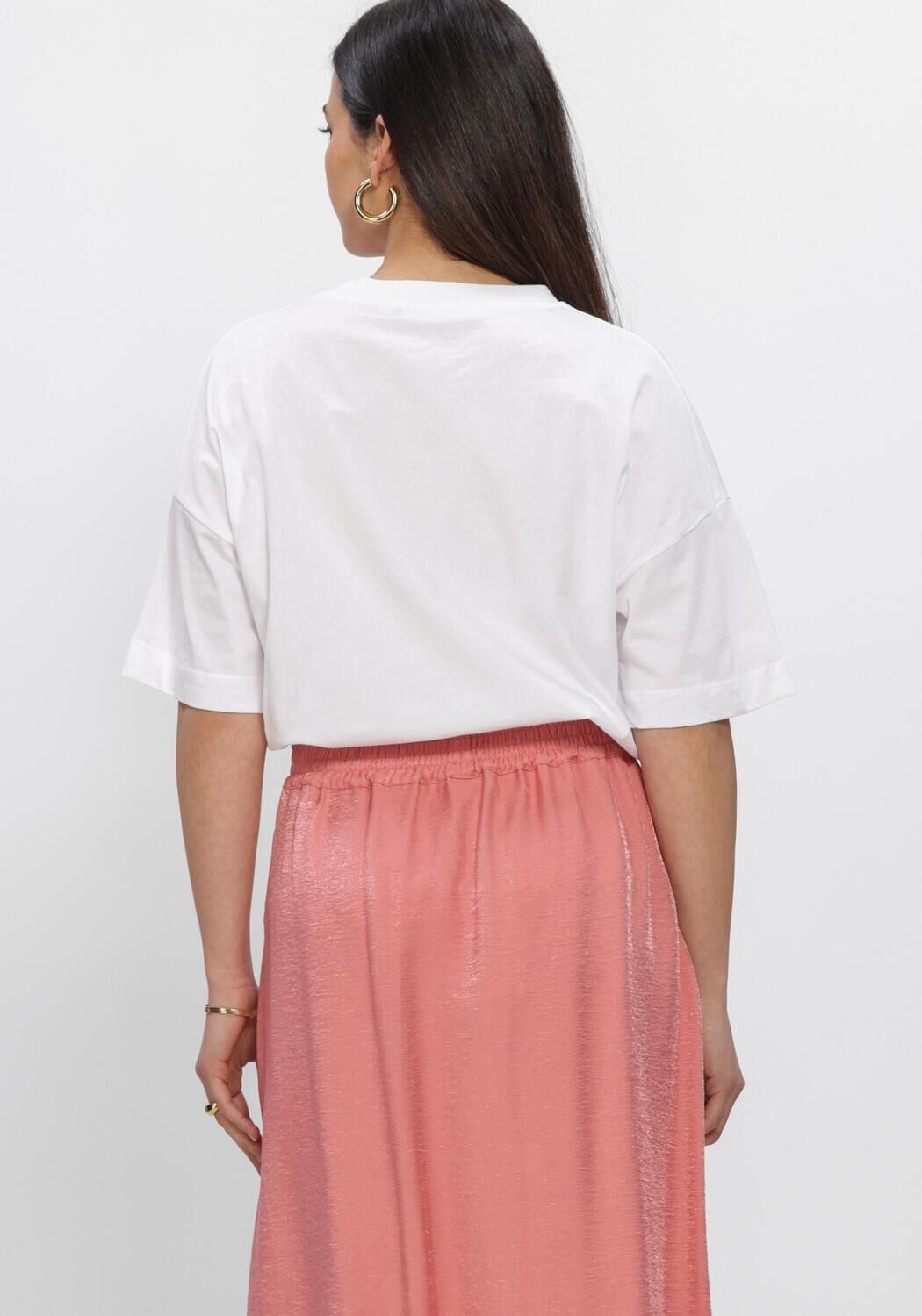 Wei&szlig;e JANSEN AMSTERDAM Tops & T-shirts RILEY SHIRT CO 184 SHORT SLEEVE WIDE FIT SATIN EMBROIDERY FLOWER - large