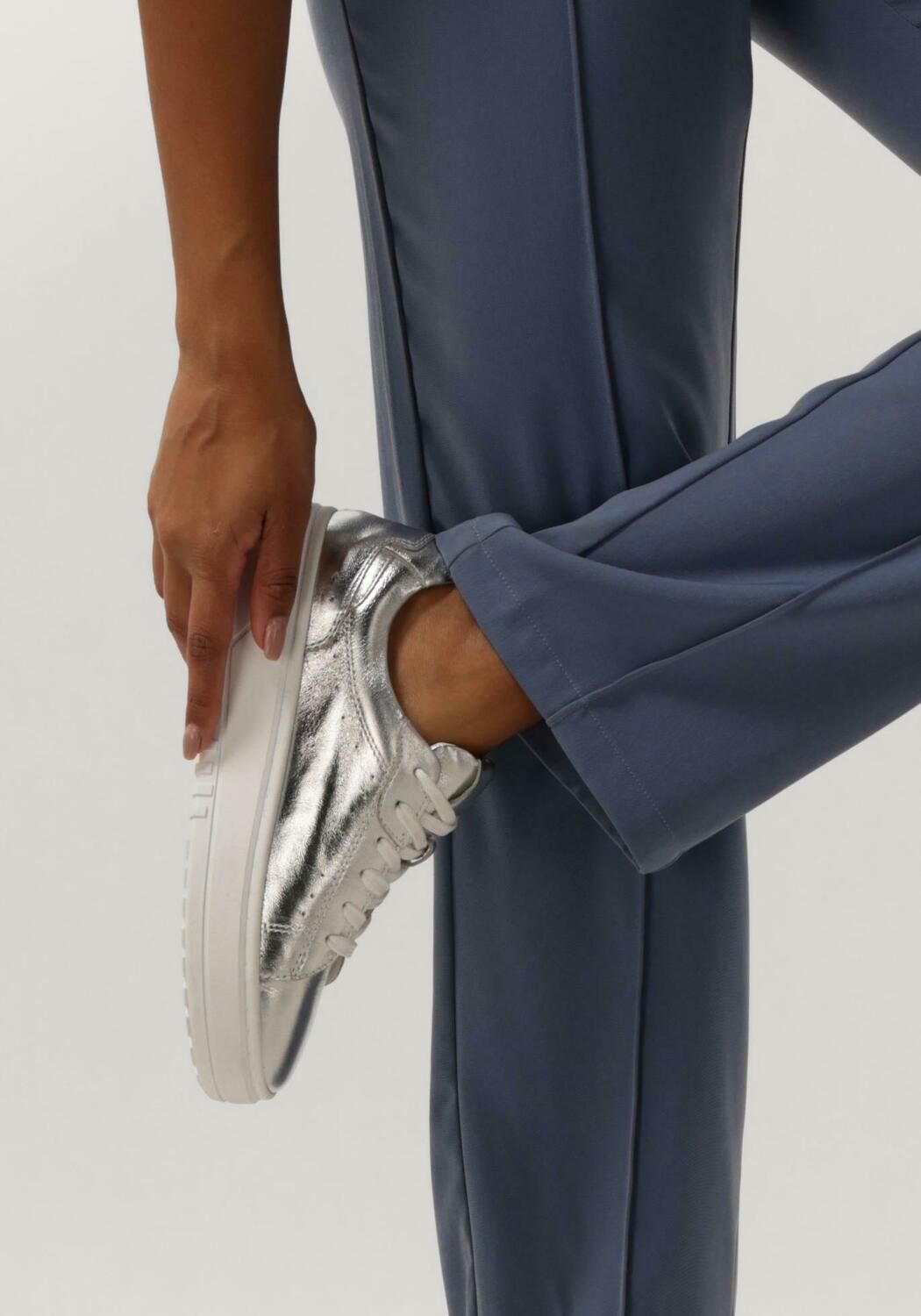 Silberne OMODA Sneaker Low ANEMONE - large