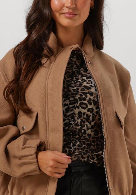 Camelfarbene SELECTED FEMME Jack SLFSELMA BOMBER JACKET - large
