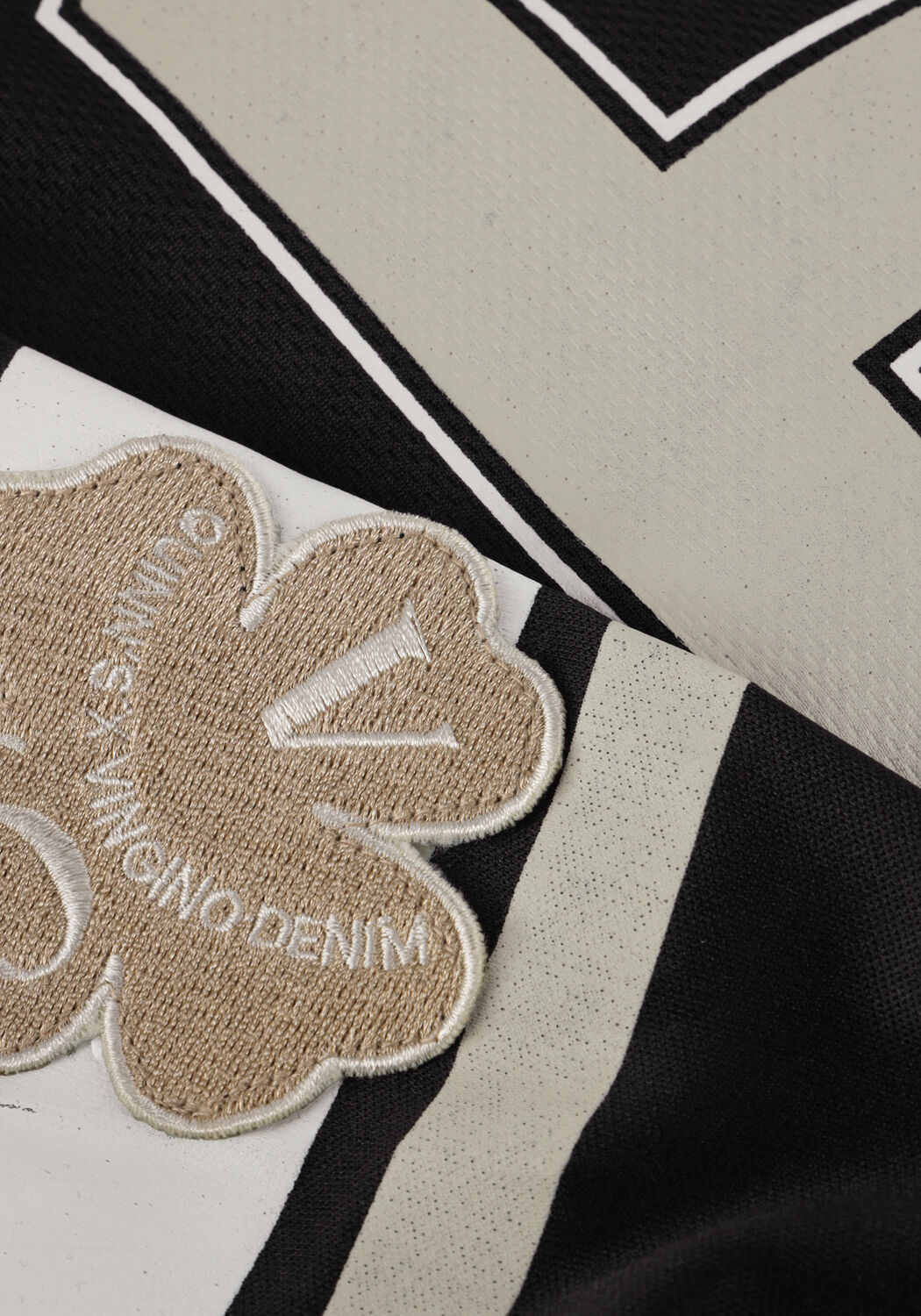 Schwarze VINGINO T-shirt HAYATA - large