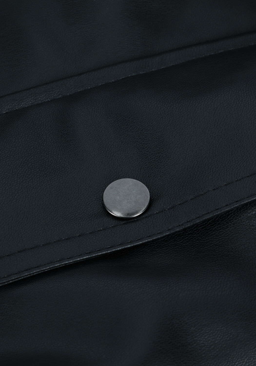 Schwarze NA-KD Gilet BELTED PU VEST - large