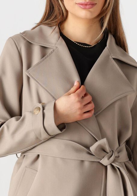 Braune NOTRE-V Trenchcoats NV-FAE LONG COAT - large