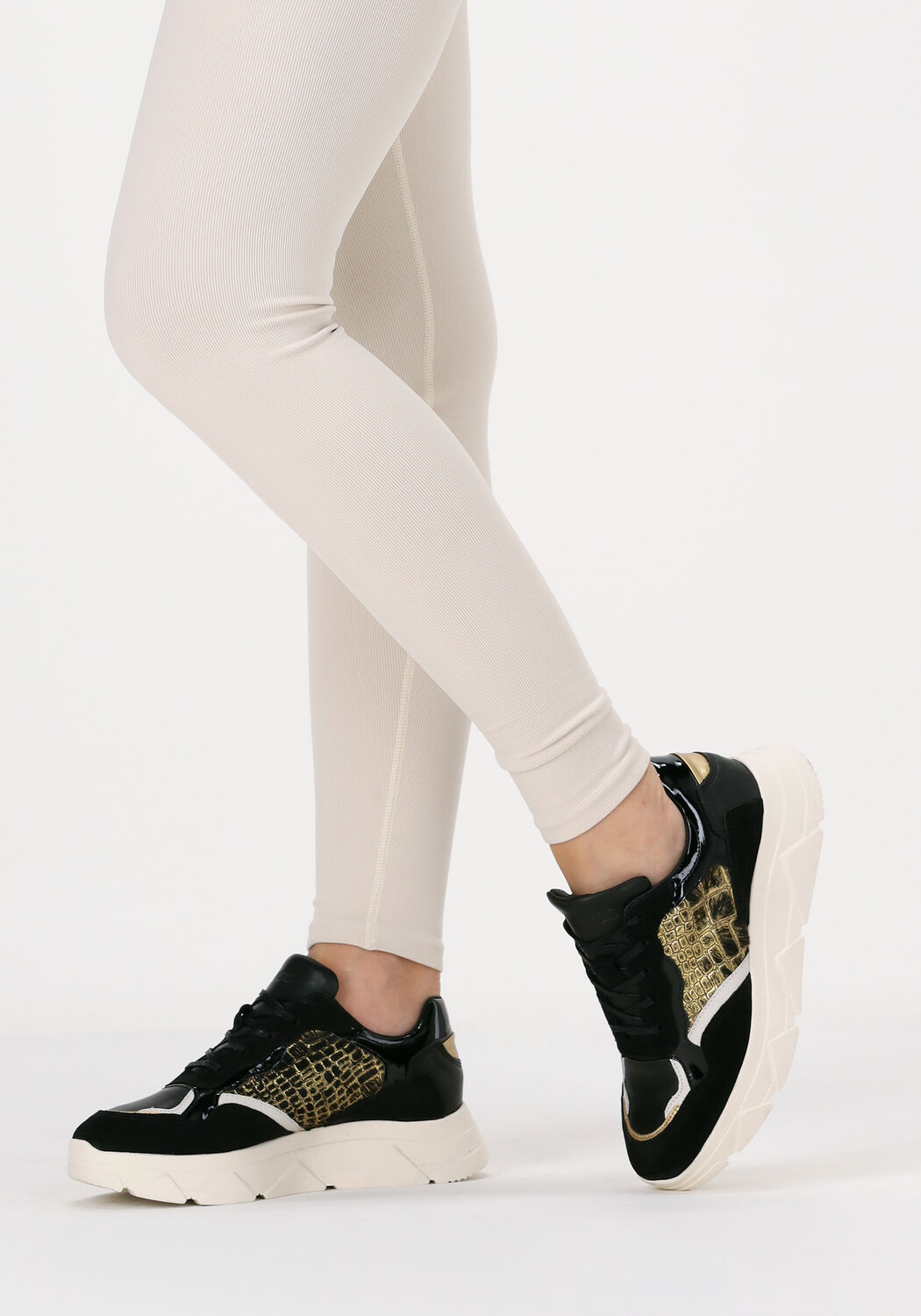 Schwarze TANGO Sneaker Low KADY FAT 10 - large