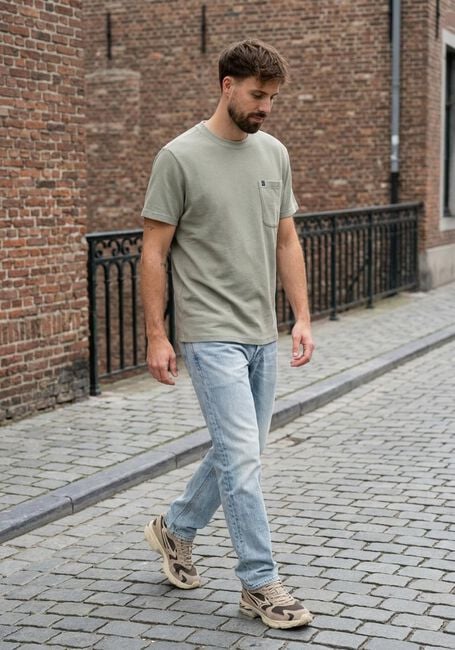 Gr&uuml;ne BUTCHER OF BLUE T-shirt ADRIEN LOOSE PKT TEE - large