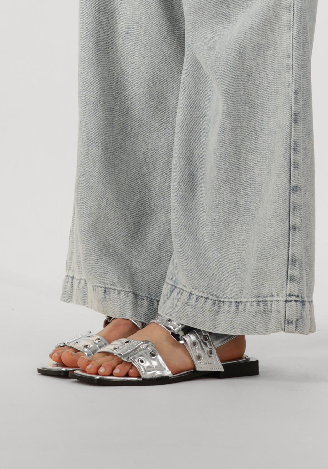 Silberfarbig STEVE MADDEN Flache Sandalen SARIA-E - large