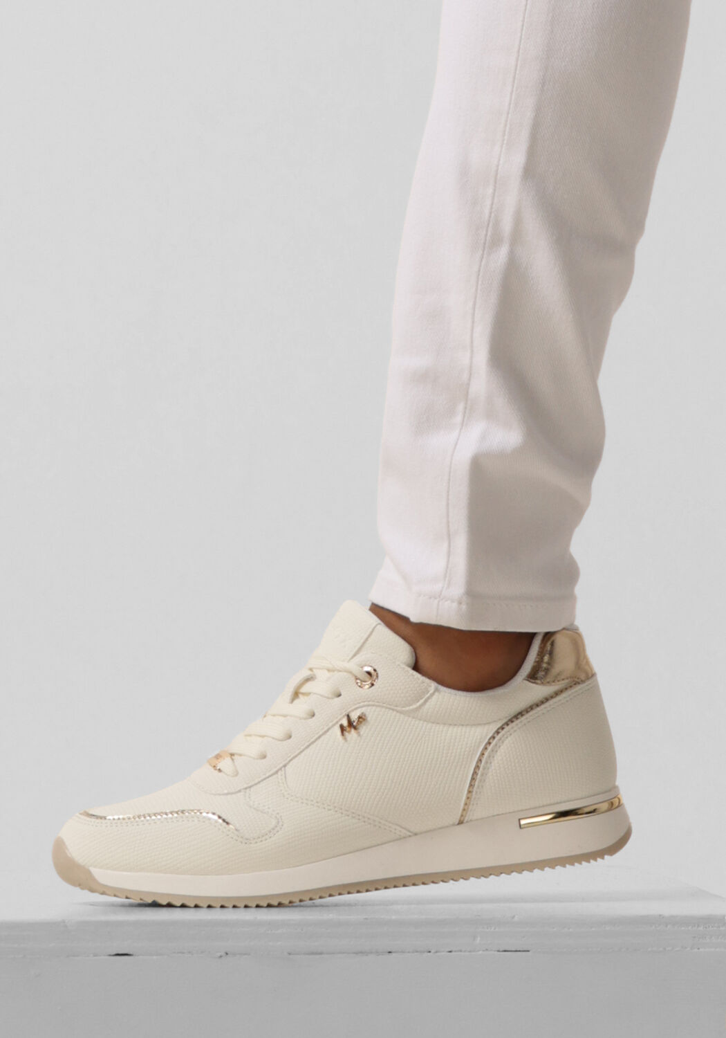 Wei&szlig;e MEXX Sneaker Low EKE - large