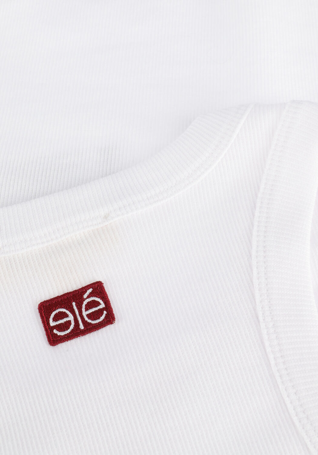 Wei&szlig;e ESM&Eacute; STUDIOS Top BLOSSOM RACERBACK RIB TANK - large