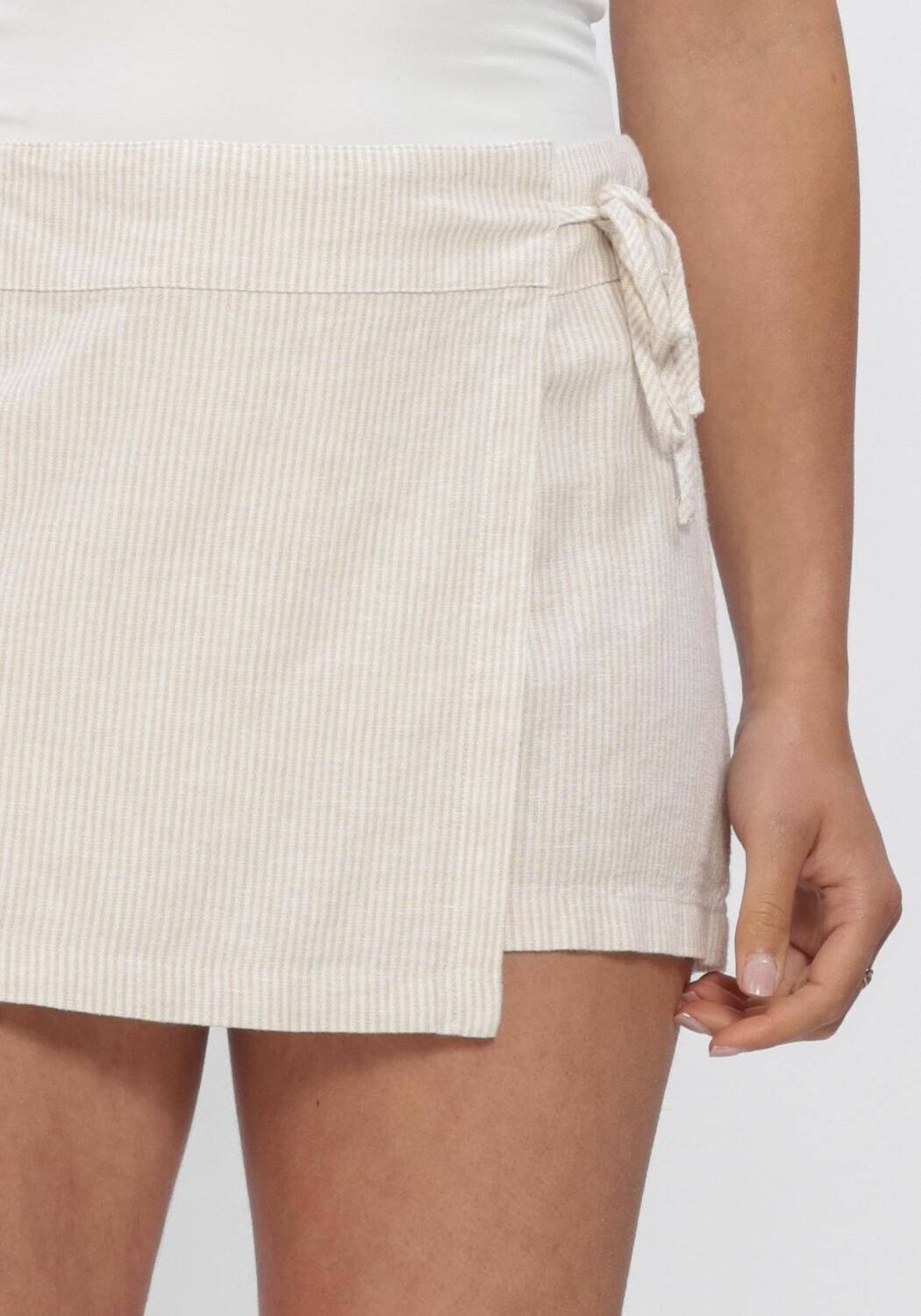 Beige TOMMY JEANS Kurze Hose TJW LINEN SKORT - large