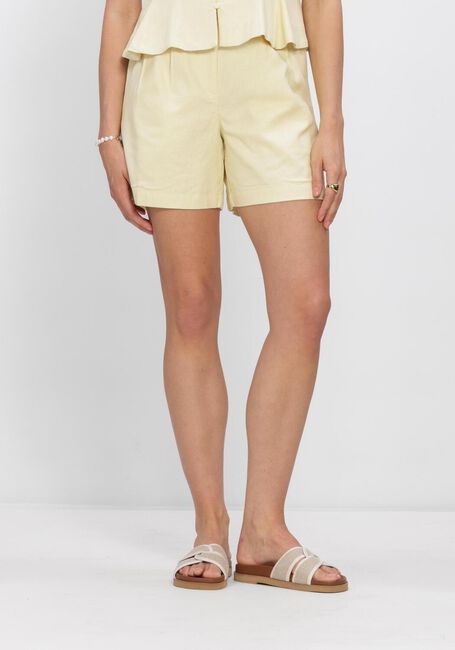 Gelbe Y.A.S. Hosen YASLIRMA HW SHORTS - large