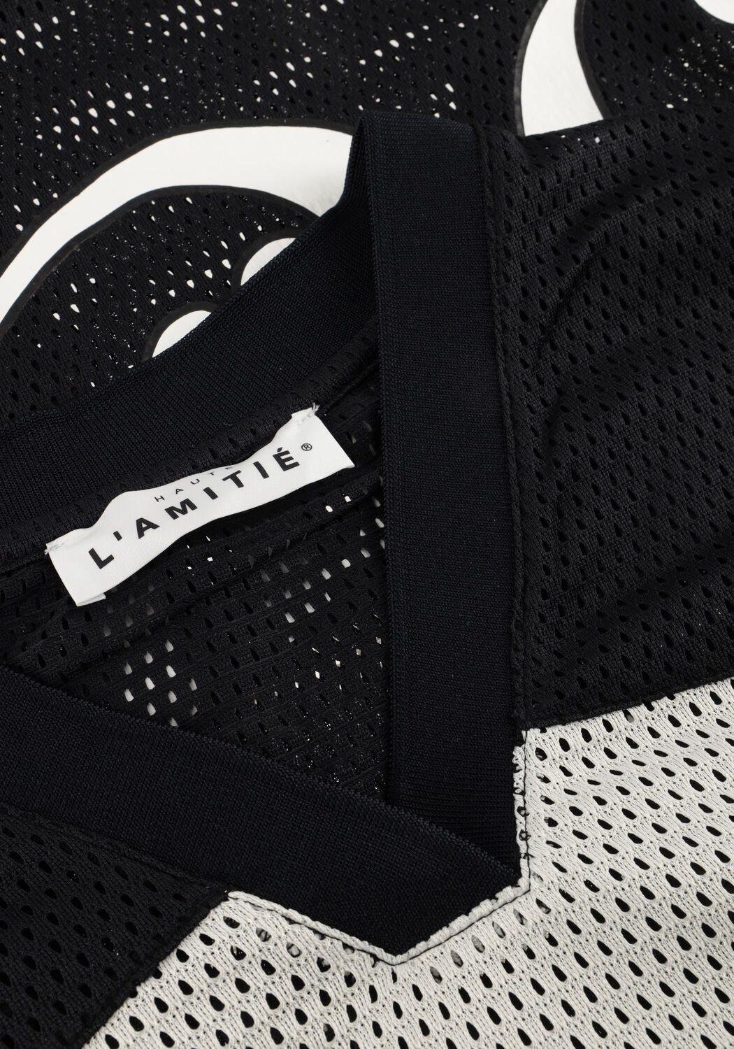 Schwarze HAUTE L'AMITI&Eacute; Blusen DRIFT MIX LOGO BLOUSE - large