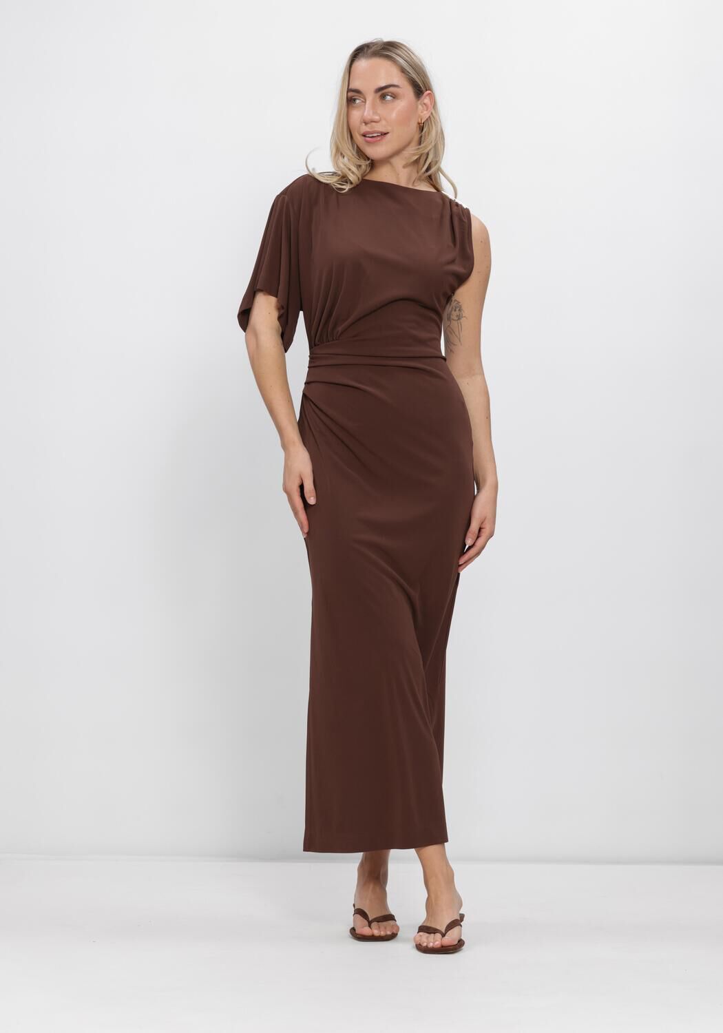 Braune DANTE6 Maxikleid ALIKI ASYMMETRICAL MAXI DRESS - large