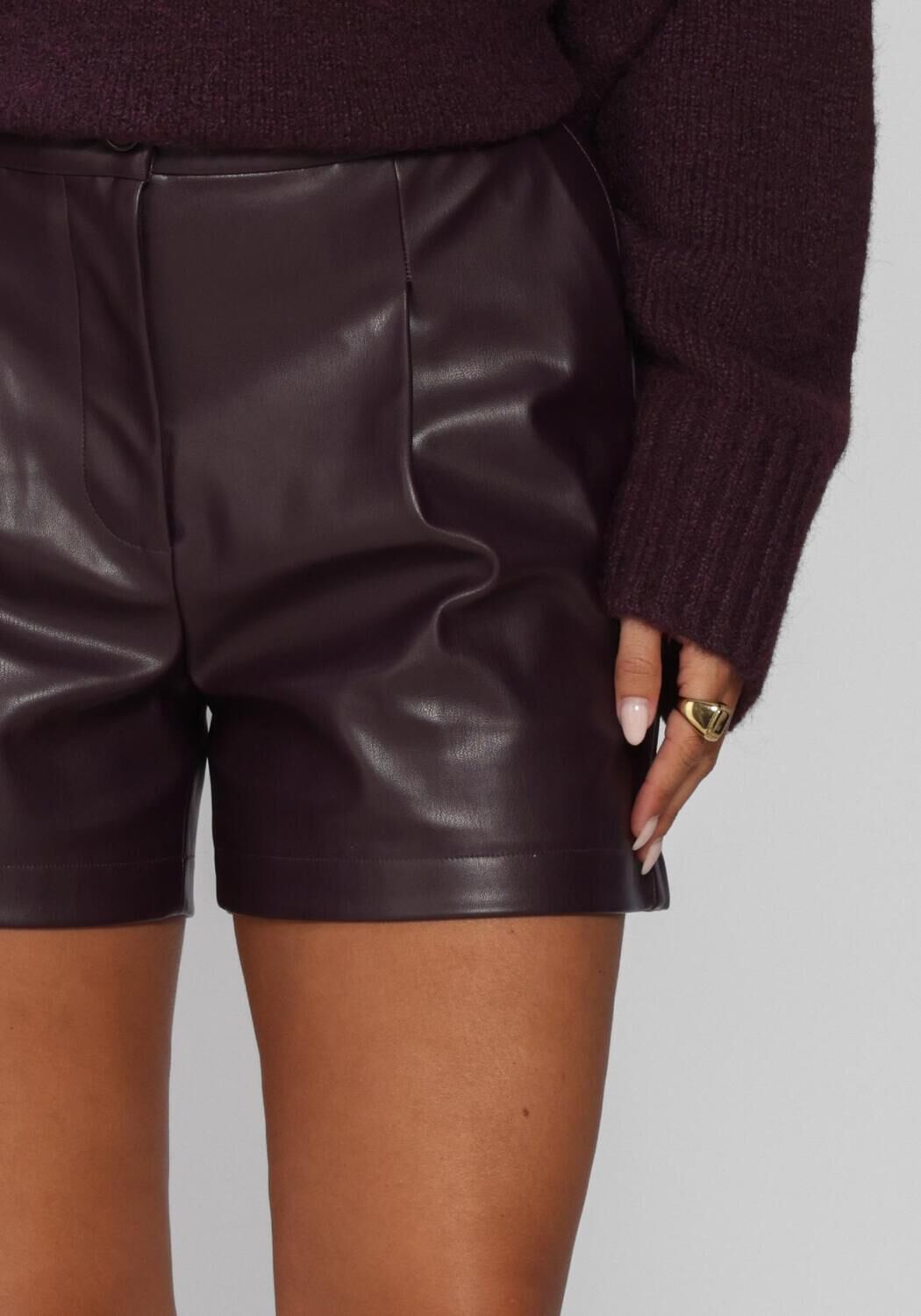 Bordeaux EDITED Kurze Hose SILVIA SHORTS PU - large