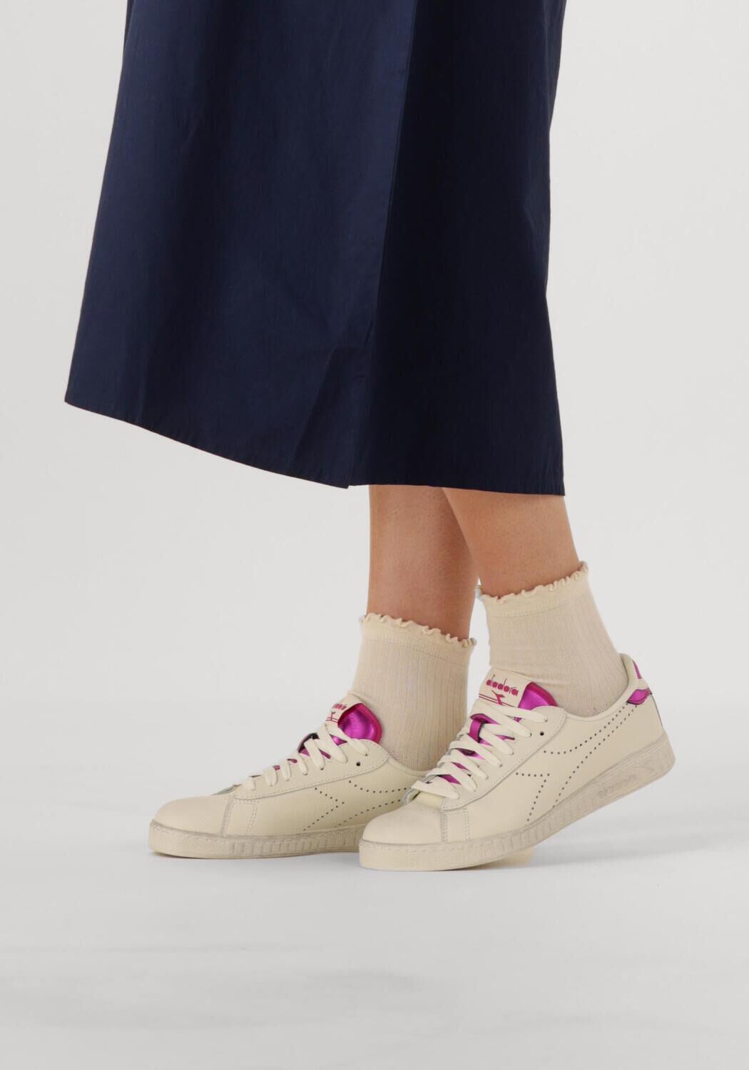 Wei&szlig;e DIADORA Sneaker Low GAME L LOW PUNCHED WN - large