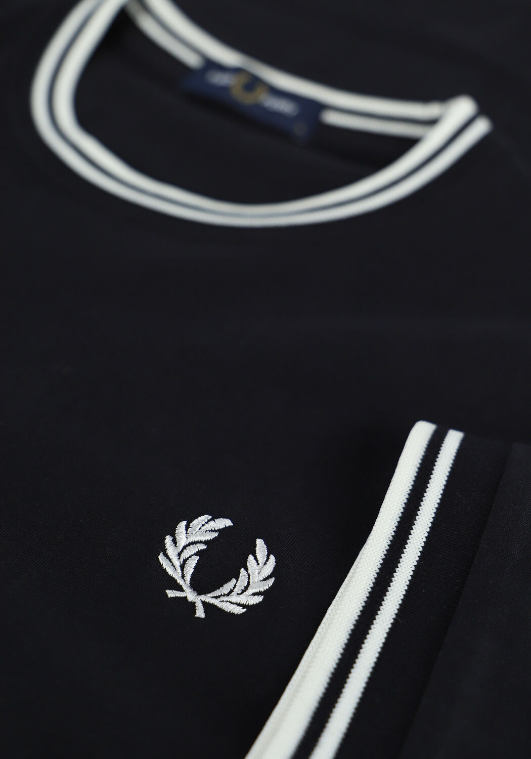 Schwarze FRED PERRY T-shirt TWIN TIPPED T-SHIRT - large