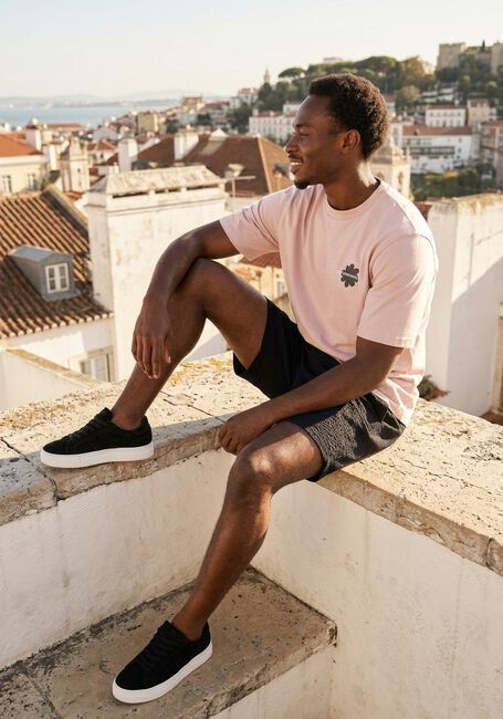 Hell-Pink THE GOODPEOPLE T-shirt TOBIAS - large