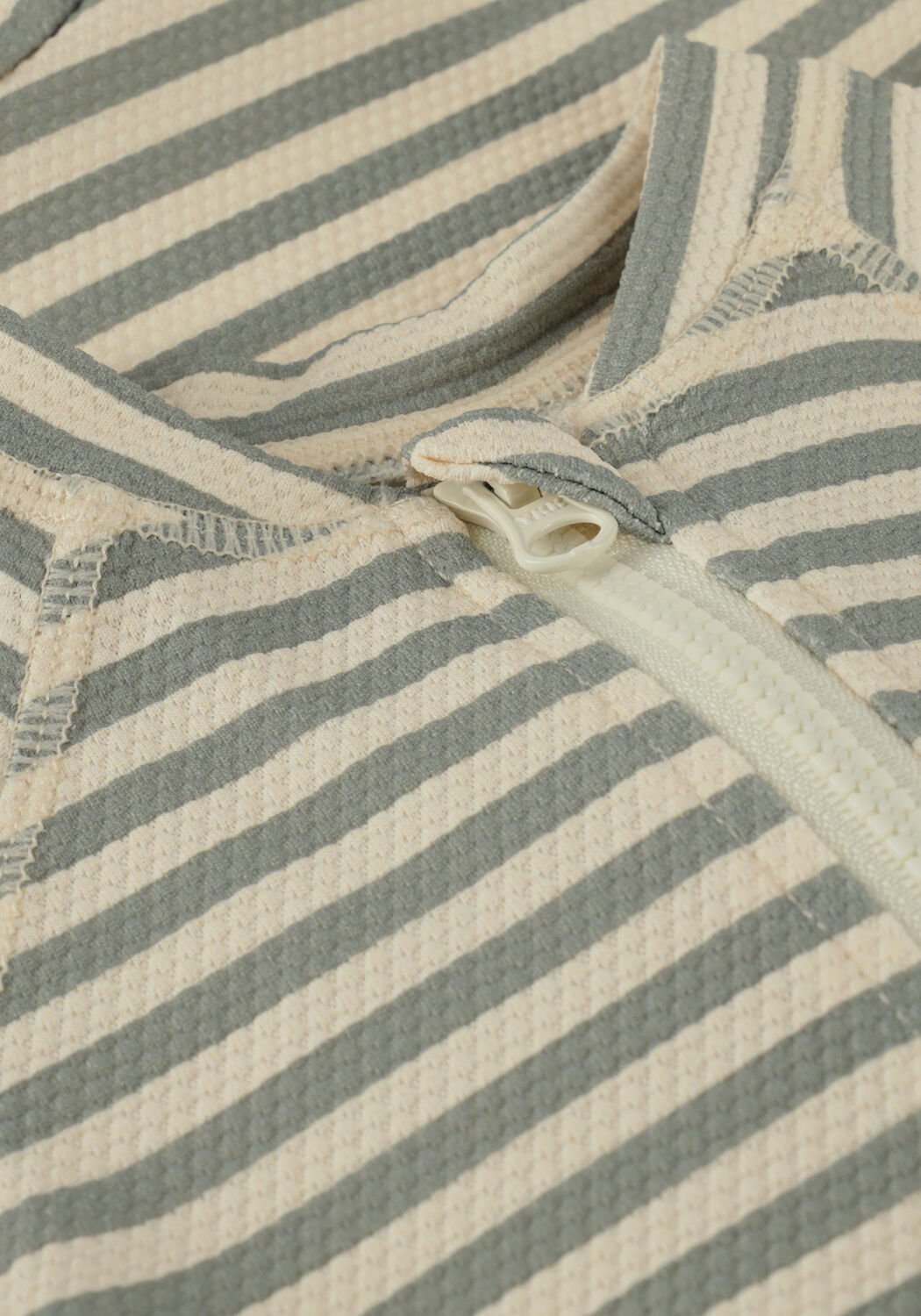 Gr&uuml;ne QUINCY MAE  BOYS ZIP RASHGUARD - large