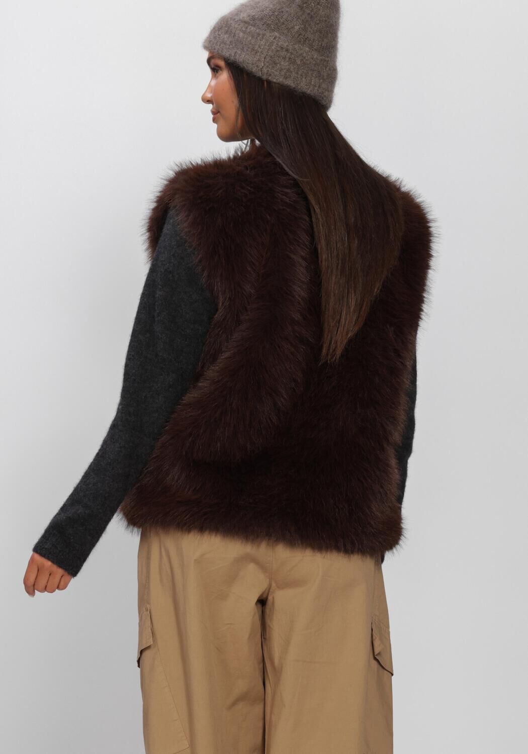 Braune BY-BAR Gilet MONA FAUX FUR GILET - large