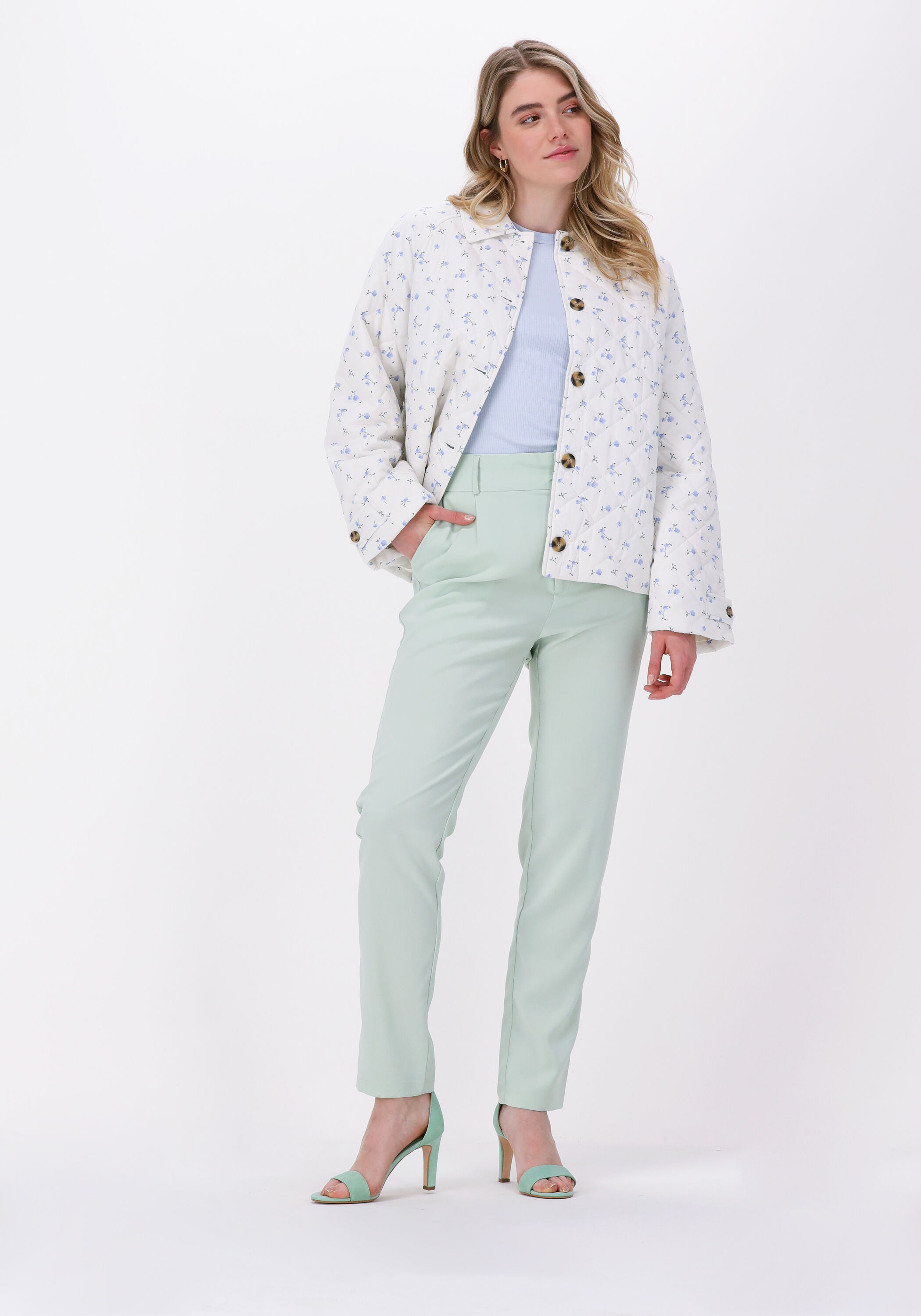 Nicht-gerade weiss ENVII Jack ENCAMELLIA JACKET AOP 6731 | Omoda