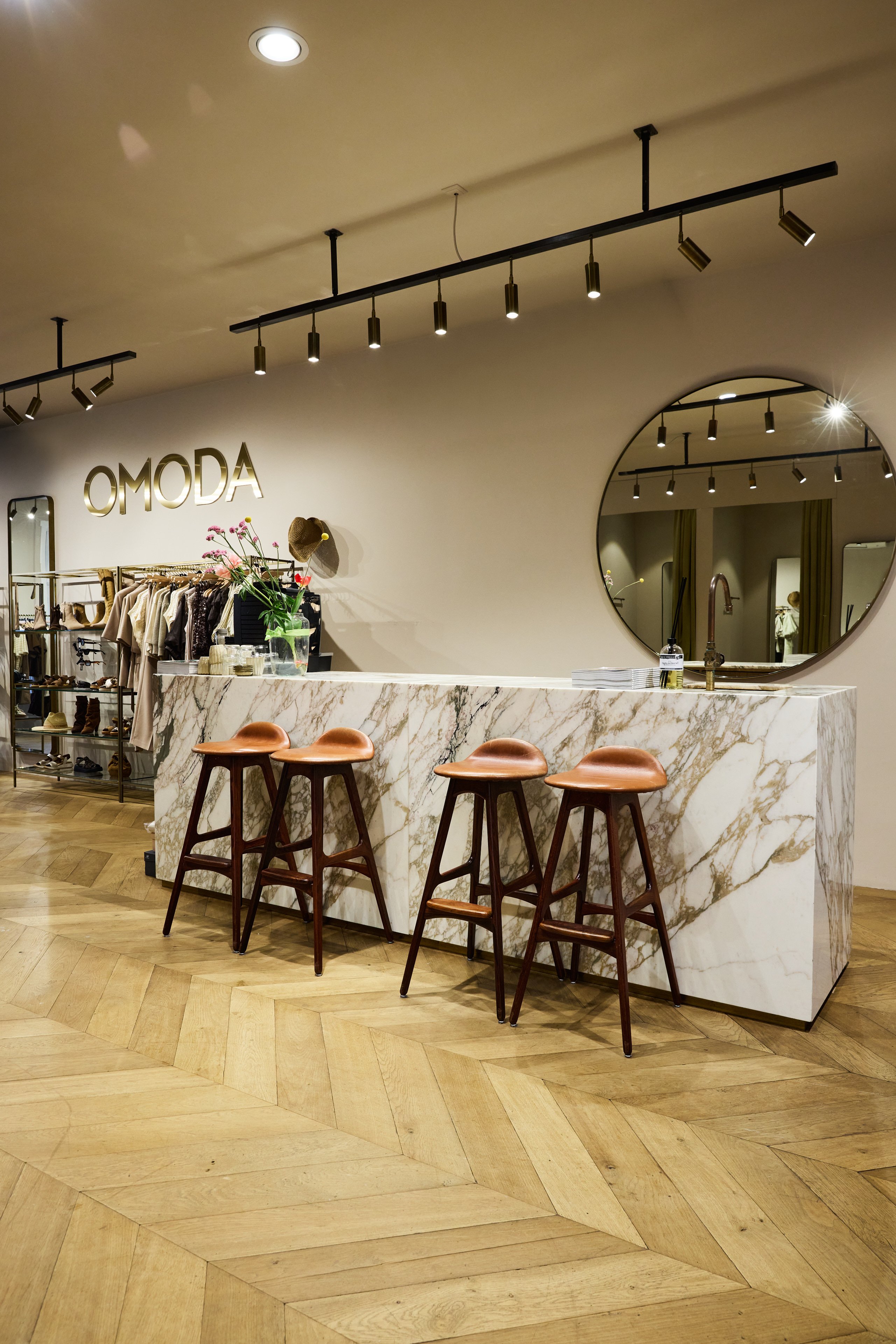 Store image 4