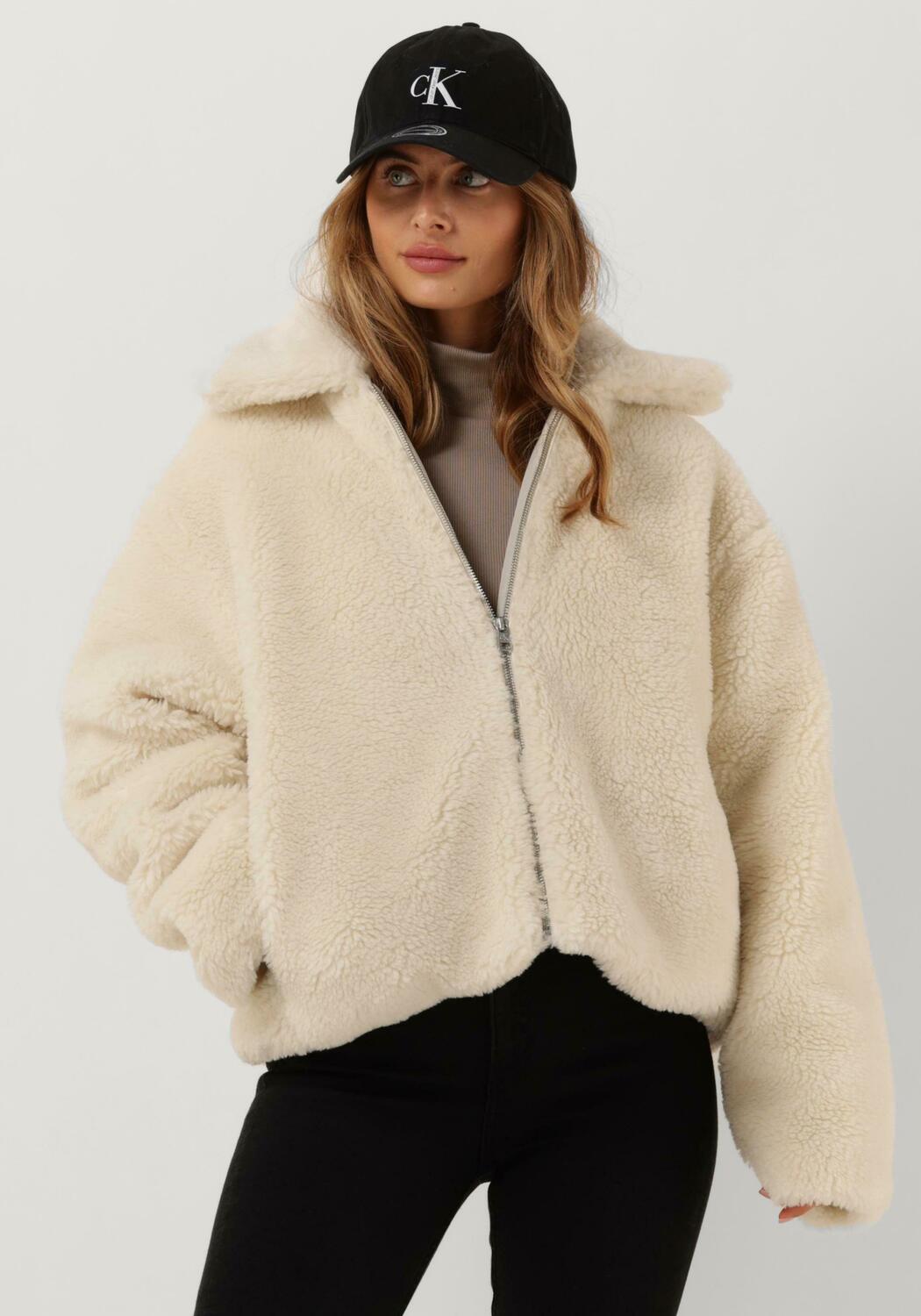 Elegantes Calvin Klein Teddy Jacke Ebenbild